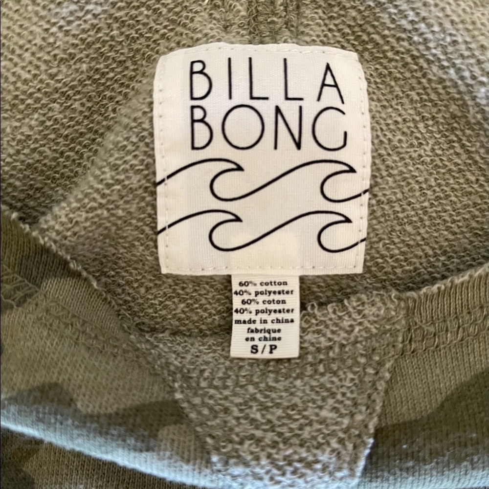 Billabong camo Girl’s long sleeve lightweight sweatshirt S/P like new - Picture 2 of 3